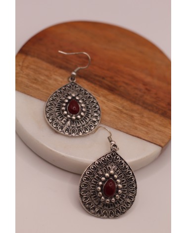 ΣΚΟΥΛΑΡΙΚΙΑ ΚΡΕΜΑΣΤΑ ΜΕ ΚΟΚΚΙΝΗ ΠΕΤΡΑ