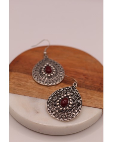 ΣΚΟΥΛΑΡΙΚΙΑ ΚΡΕΜΑΣΤΑ ΜΕ ΚΟΚΚΙΝΗ ΠΕΤΡΑ