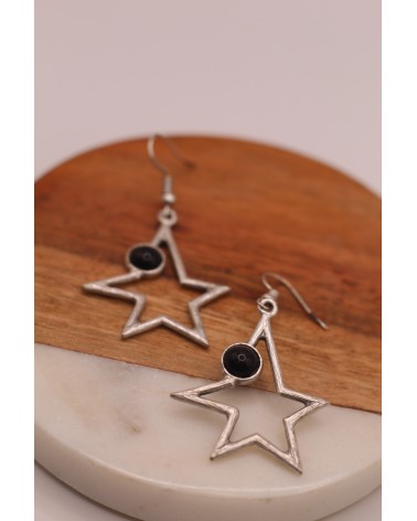 ΣΚΟΥΛΑΡΙΚΙΑ ΚΡΕΜΑΣΤΑ ΜΕ ΜΑΥΡΗ ΠΕΤΡΑ