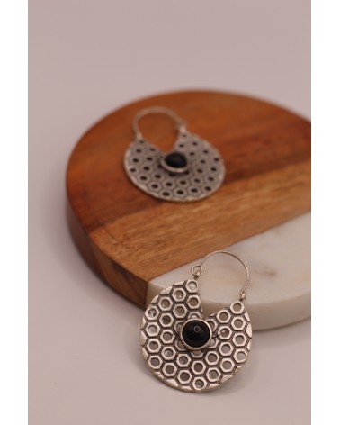 ΣΚΟΥΛΑΡΙΚΙΑ ΚΡΕΜΑΣΤΑ ΜΕ ΜΑΥΡΗ ΠΕΤΡΑ